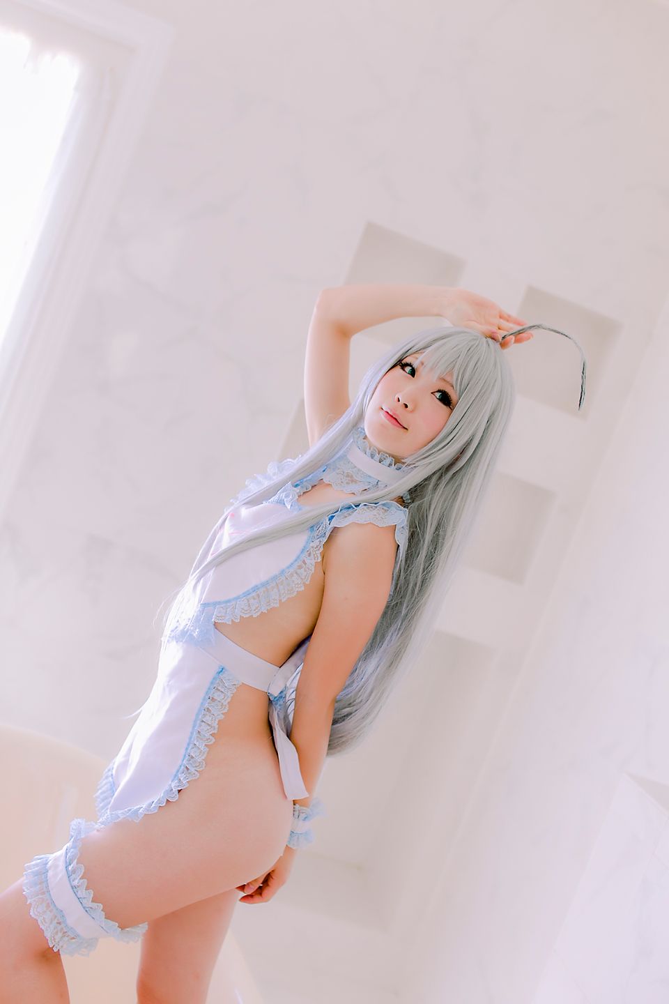 Nyaruko-san rom trên