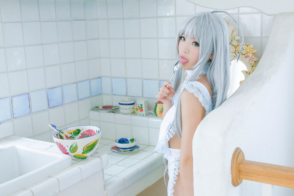 Nyaruko-san rom trên