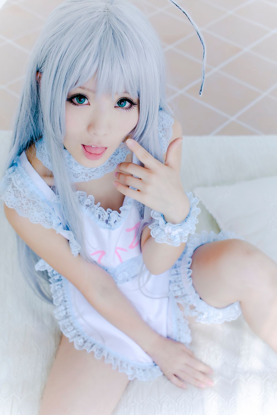 Nyaruko-san rom trên