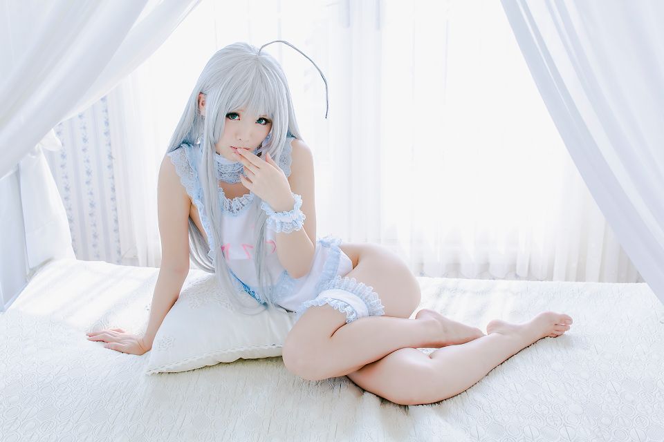 Nyaruko-san rom trên