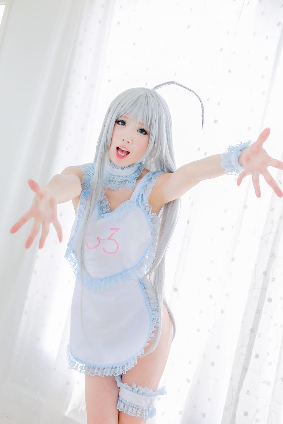 Nyaruko-san rom trên