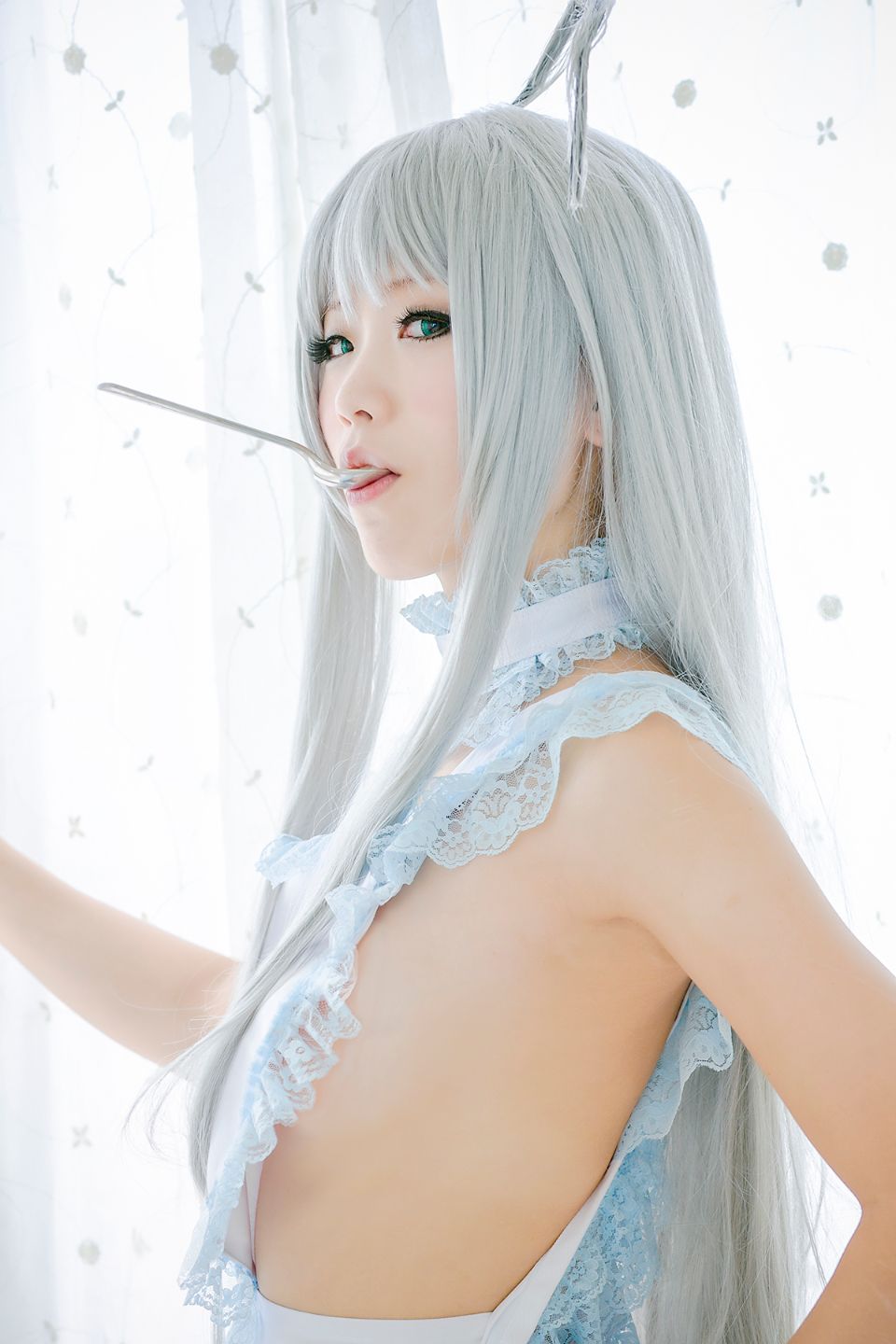 Nyaruko-san rom trên