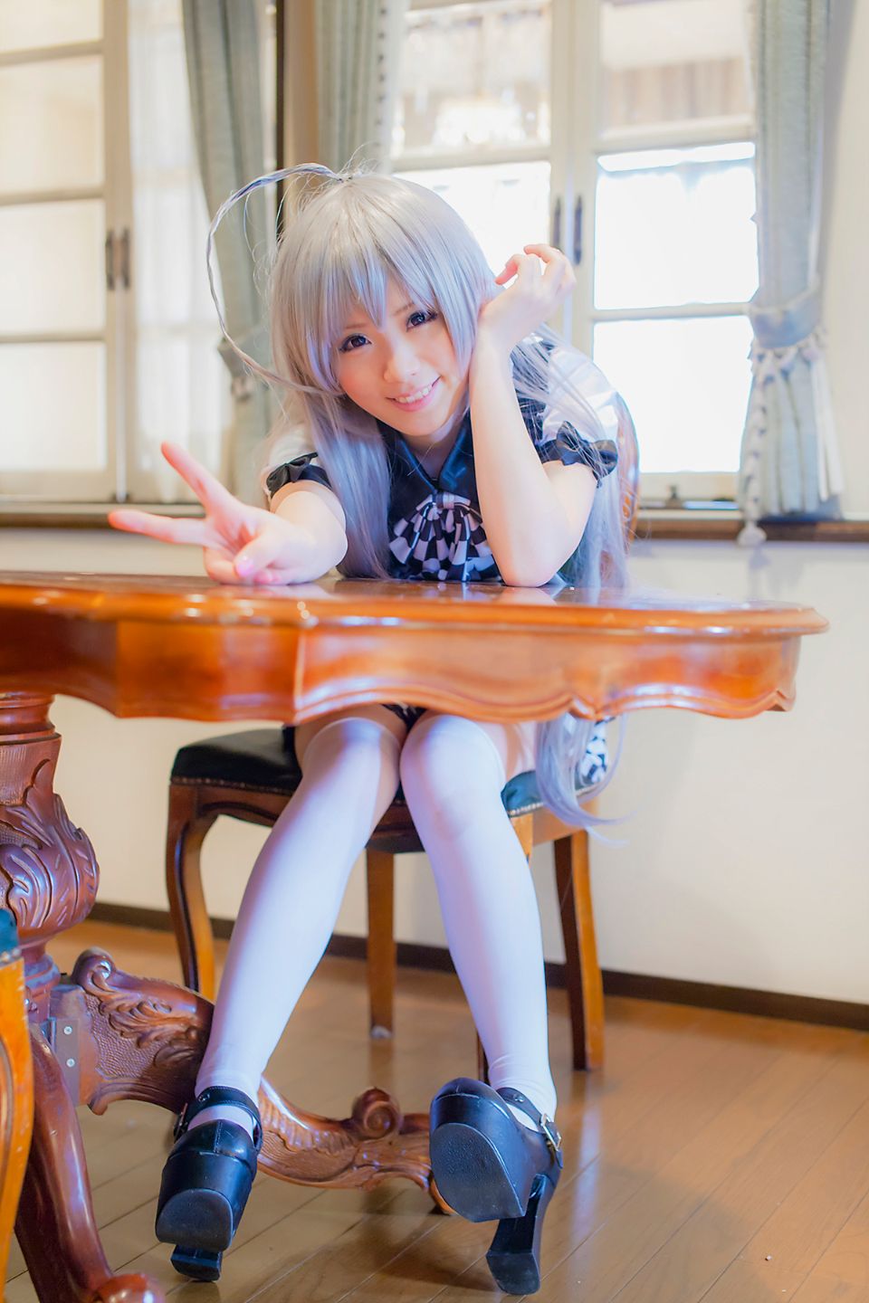 Nyaruko-san rom trên