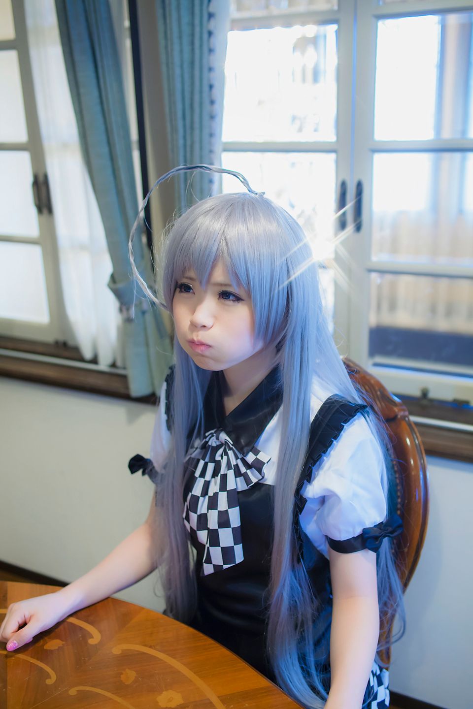 Nyaruko-san rom trên