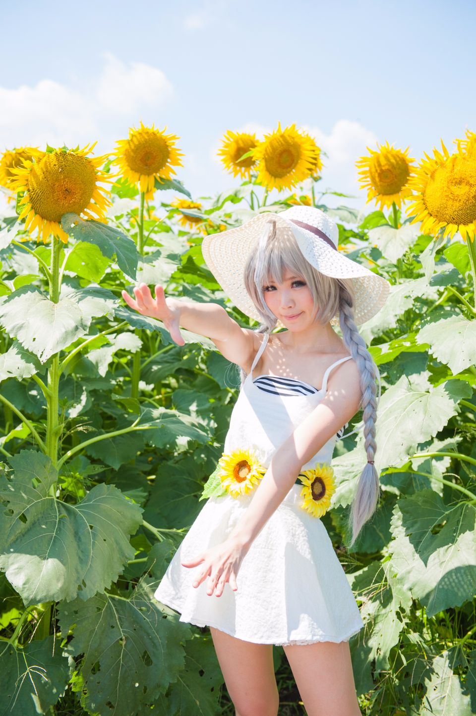 Nyaruko-san rom trên