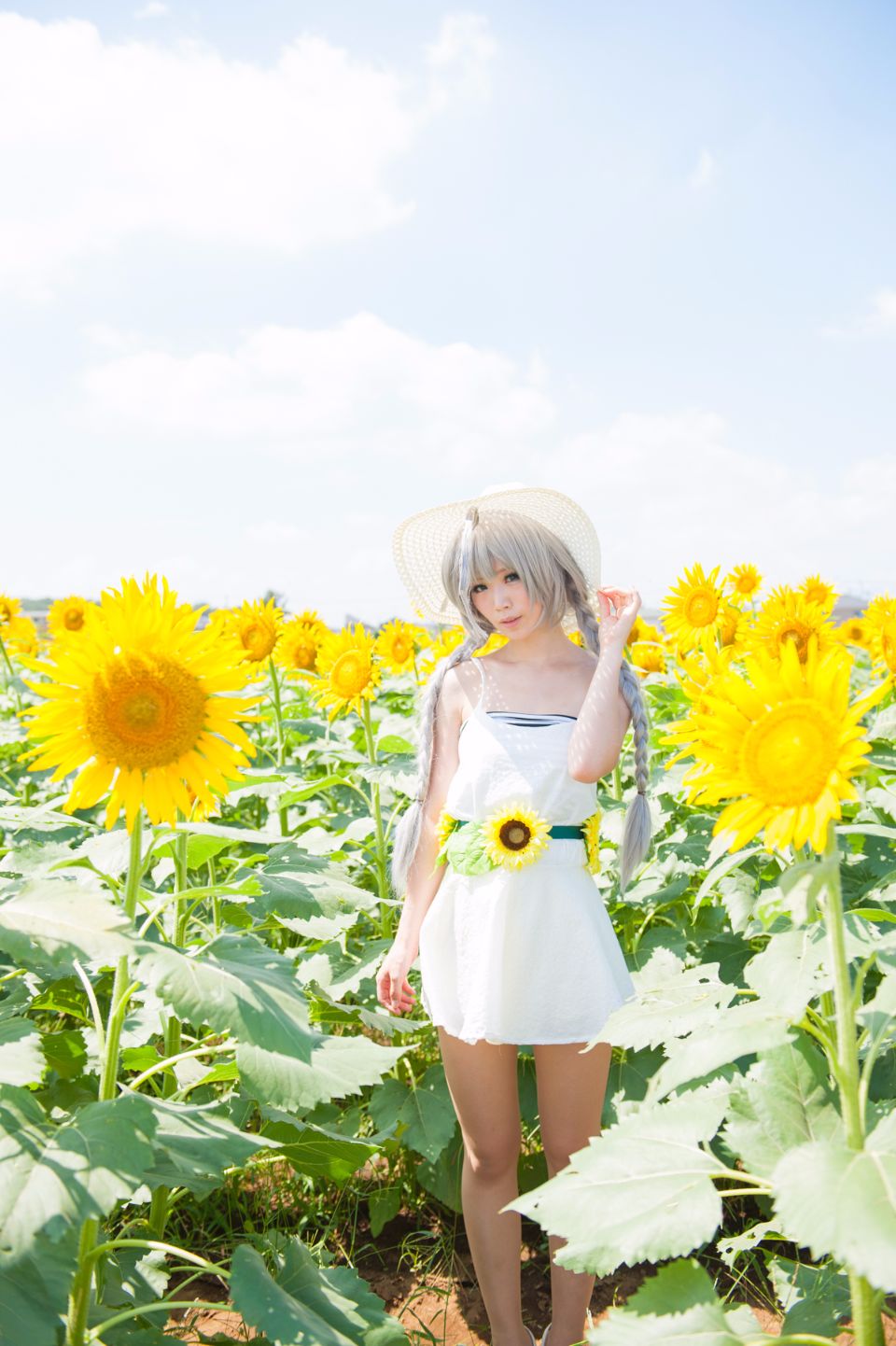 Nyaruko-san rom trên