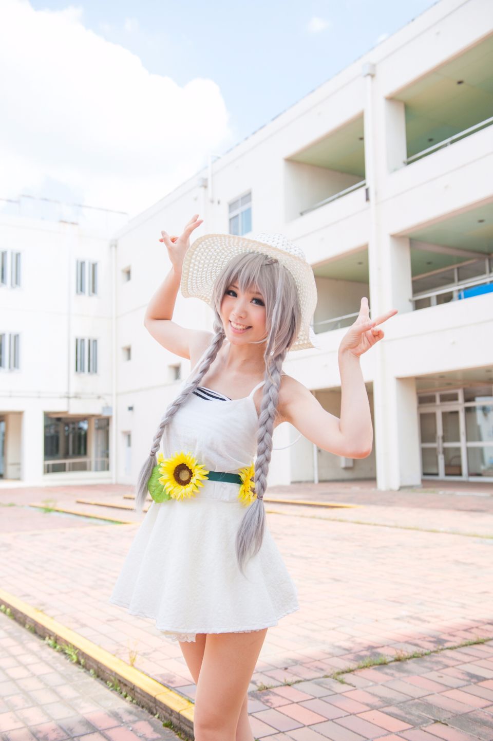 Nyaruko-san rom trên