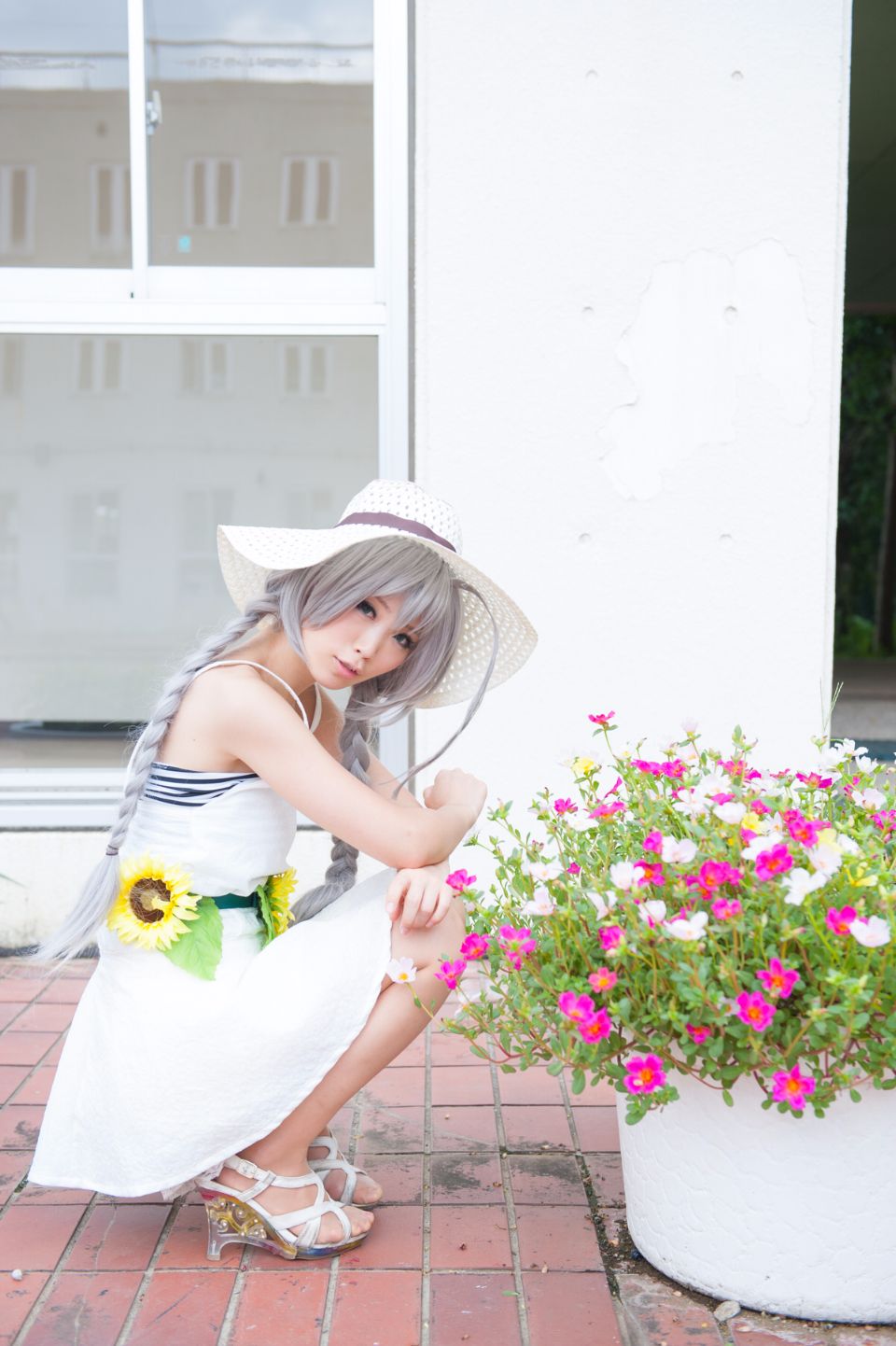 Nyaruko-san rom trên