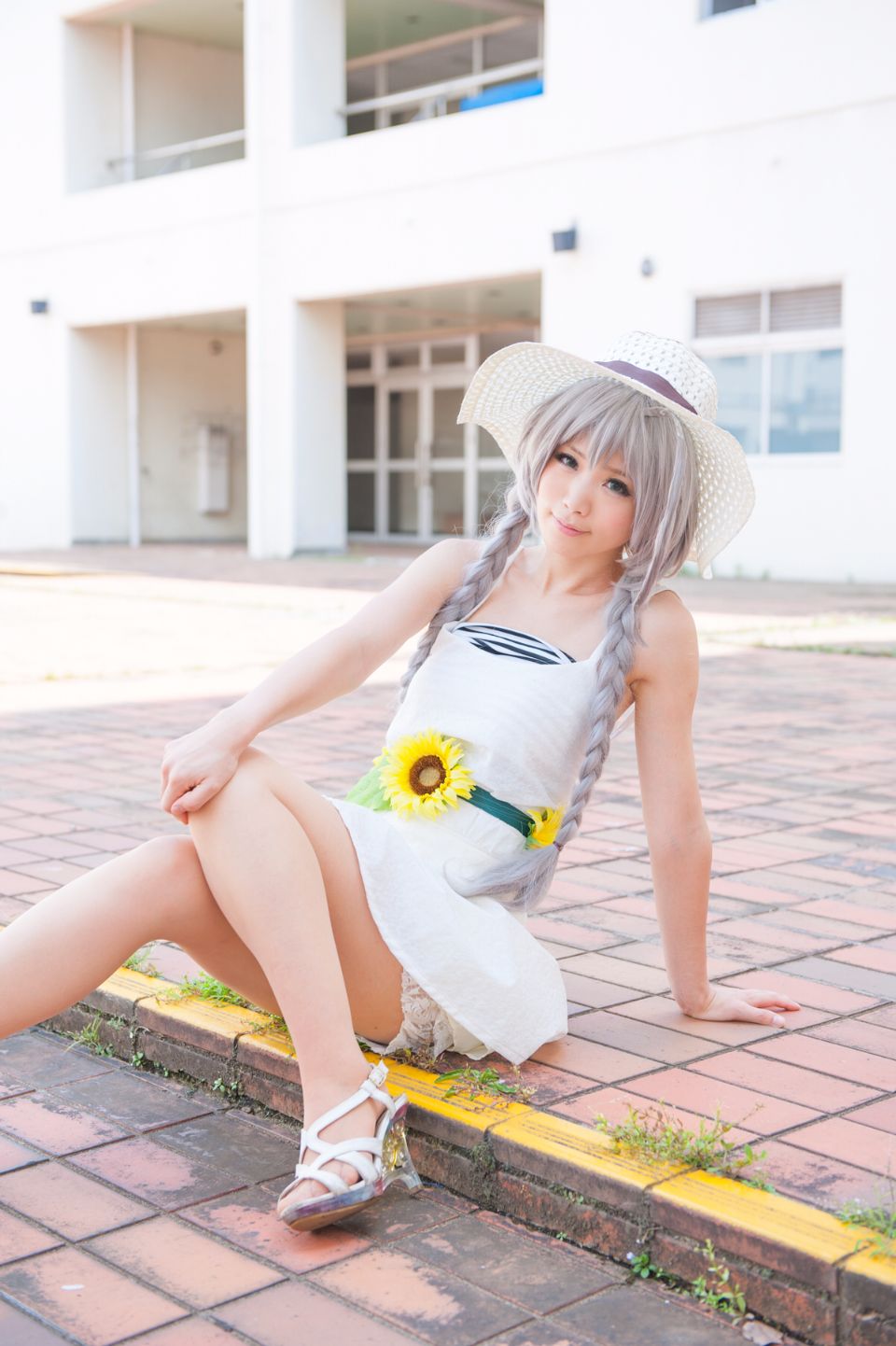 Nyaruko-san rom trên