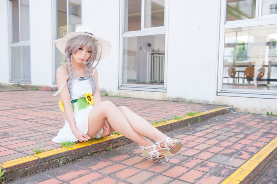 Nyaruko-san rom trên