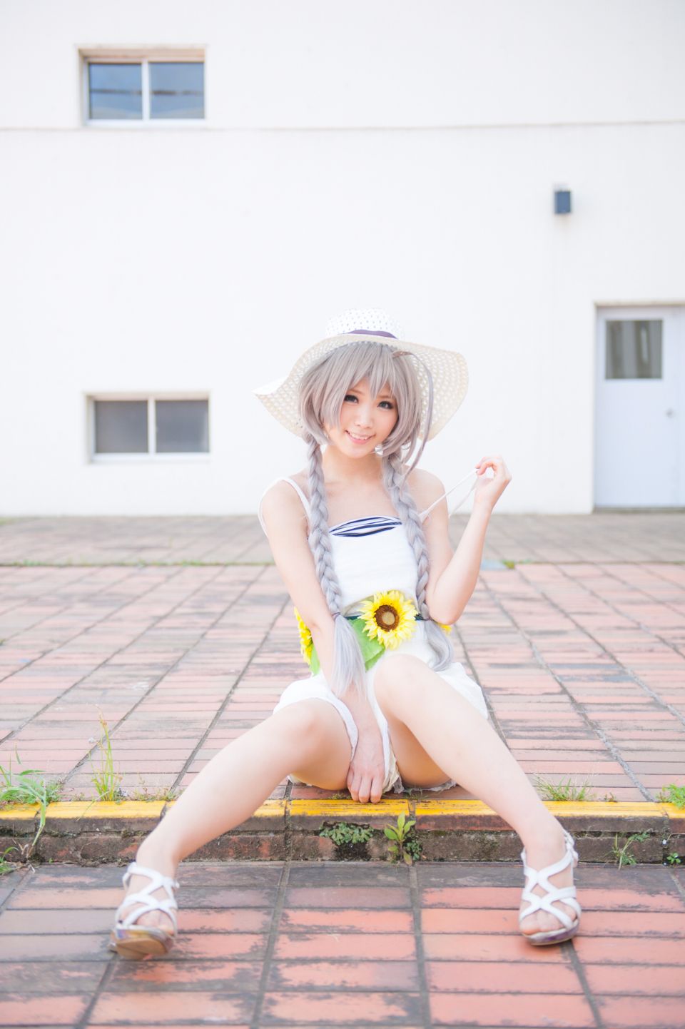 Nyaruko-san rom trên