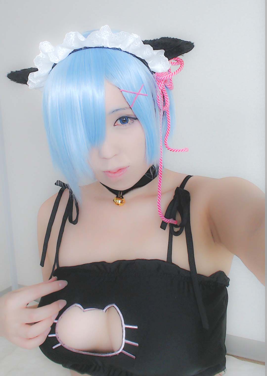 [Cửa hàng kem Aise] Khi Remrin mặc đồ lót âm hộ và thủ dâm, cô ấy không thể ngăn chặn pussies và squirts, vì vậy cô ấy đã kiêm rất nhiều