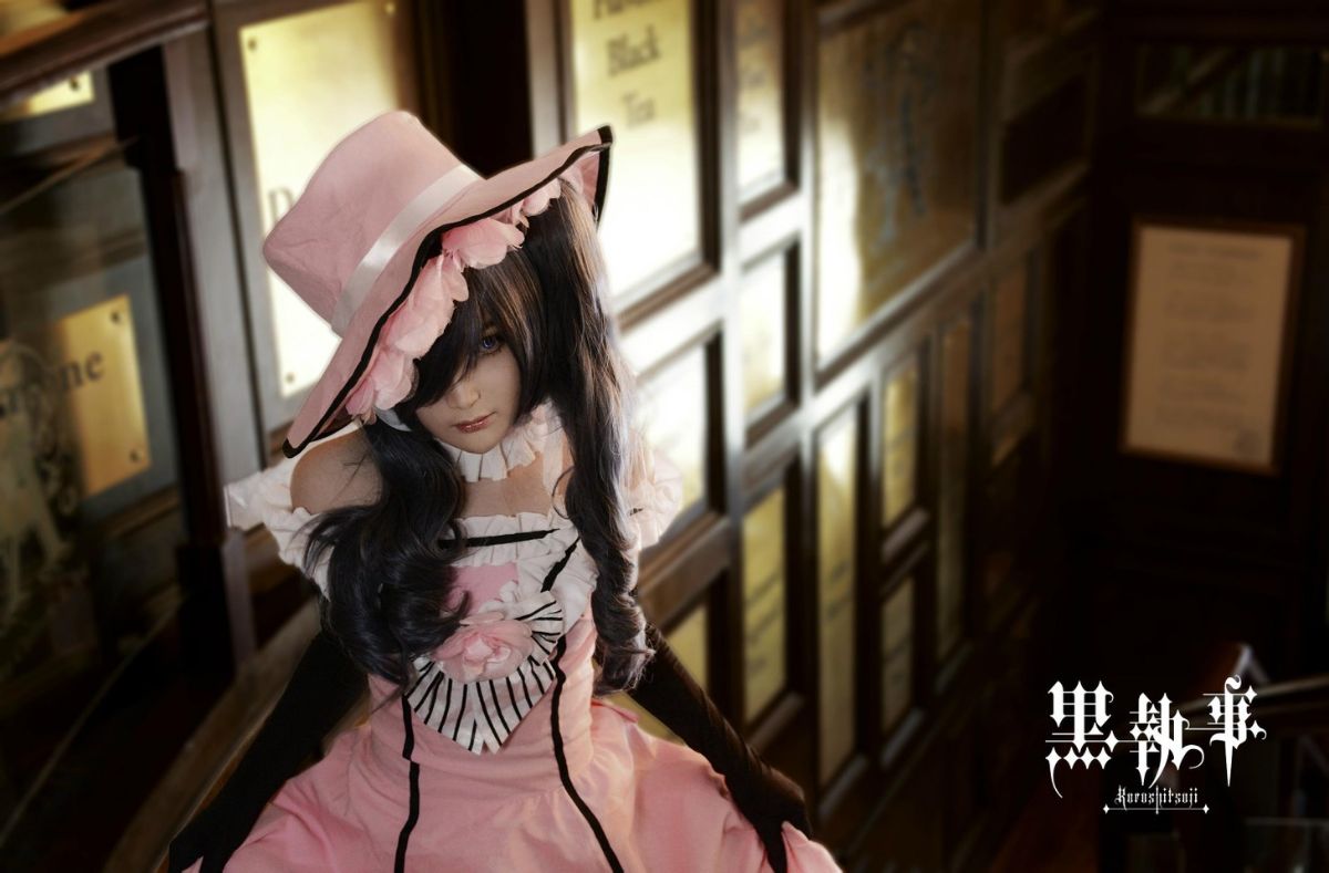 Bộ sưu tập cosplay có cánh đen Deacon