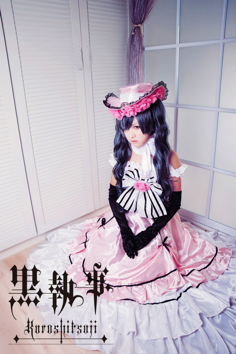 Bộ sưu tập cosplay có cánh đen Deacon