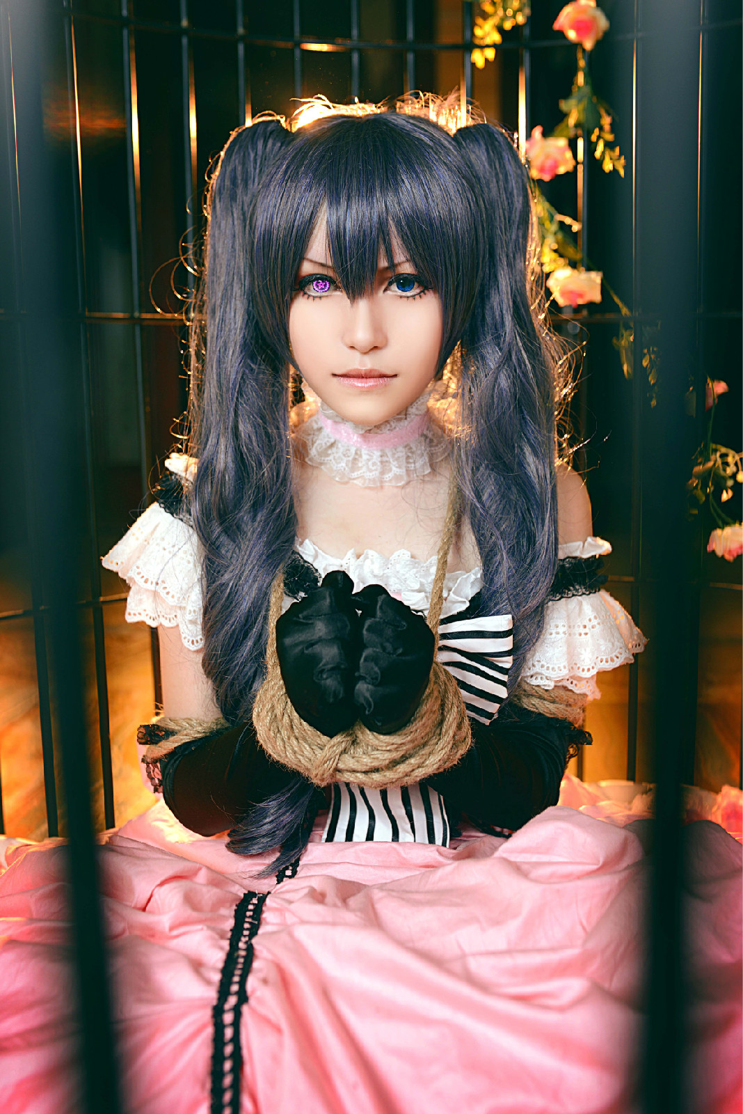 Bộ sưu tập cosplay có cánh đen Deacon