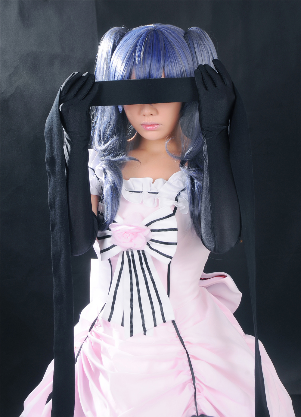 Bộ sưu tập cosplay có cánh đen Deacon