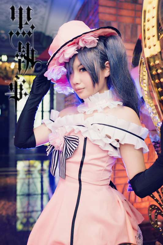 Bộ sưu tập cosplay có cánh đen Deacon