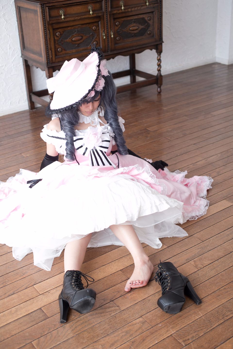 Bộ sưu tập cosplay có cánh đen Deacon