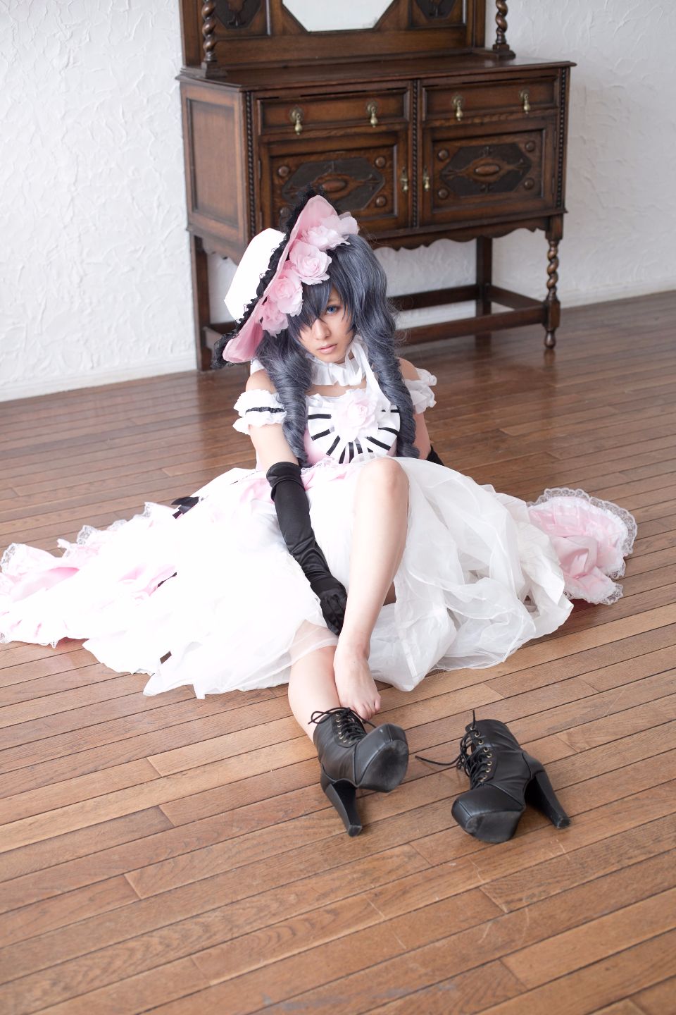 Bộ sưu tập cosplay có cánh đen Deacon