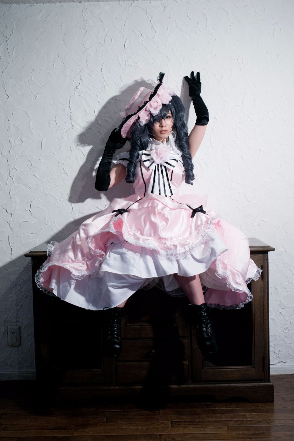 Bộ sưu tập cosplay có cánh đen Deacon