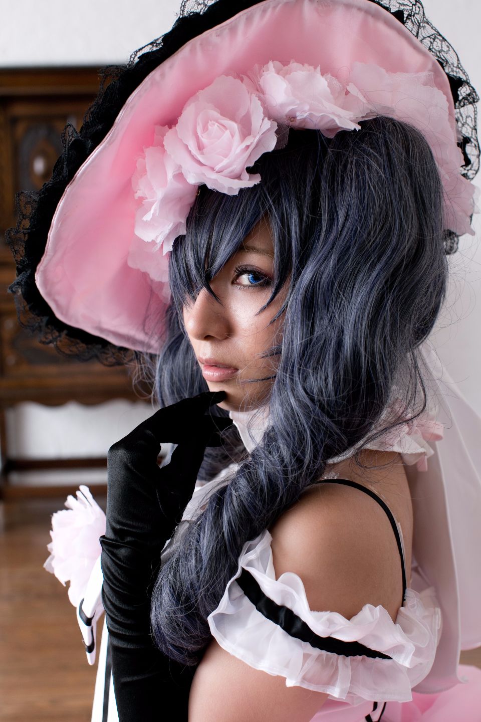 Bộ sưu tập cosplay có cánh đen Deacon