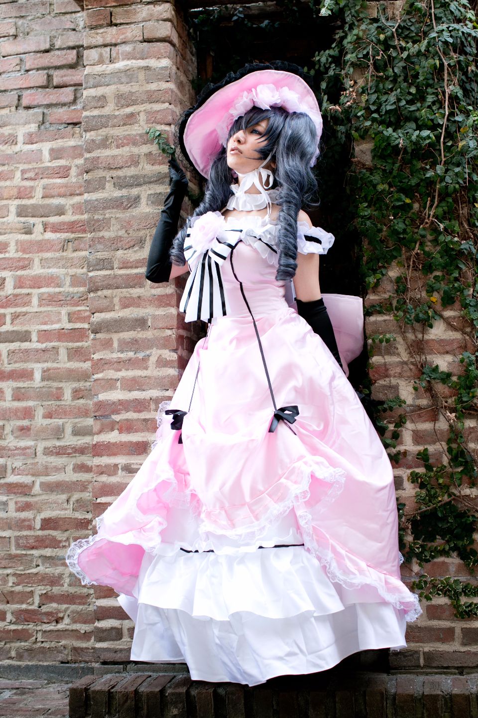 Bộ sưu tập cosplay có cánh đen Deacon