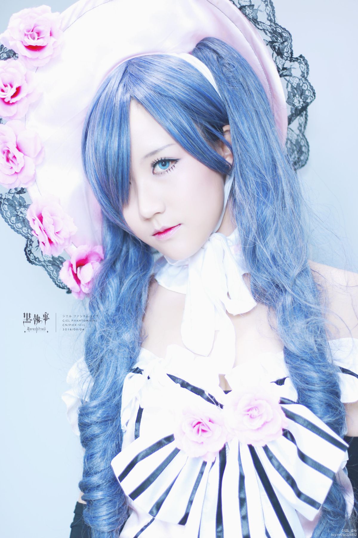 Bộ sưu tập cosplay có cánh đen Deacon