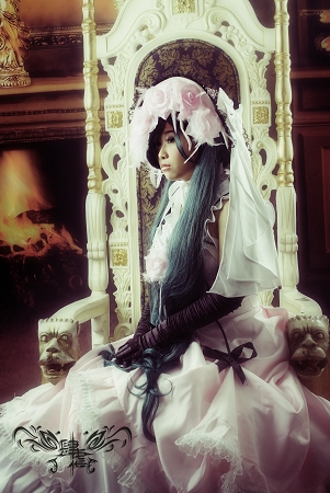 Bộ sưu tập cosplay có cánh đen Deacon