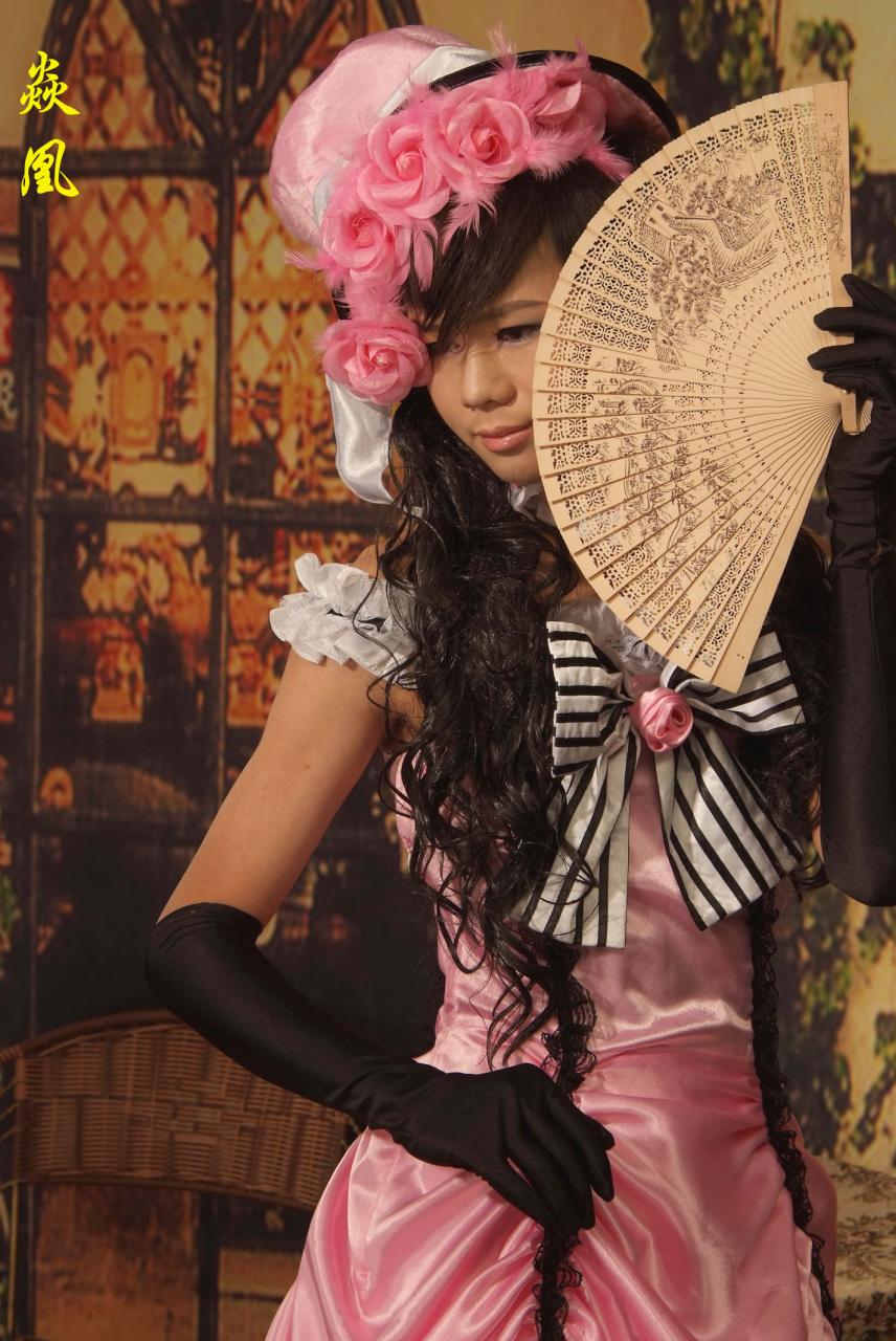 Bộ sưu tập cosplay có cánh đen Deacon