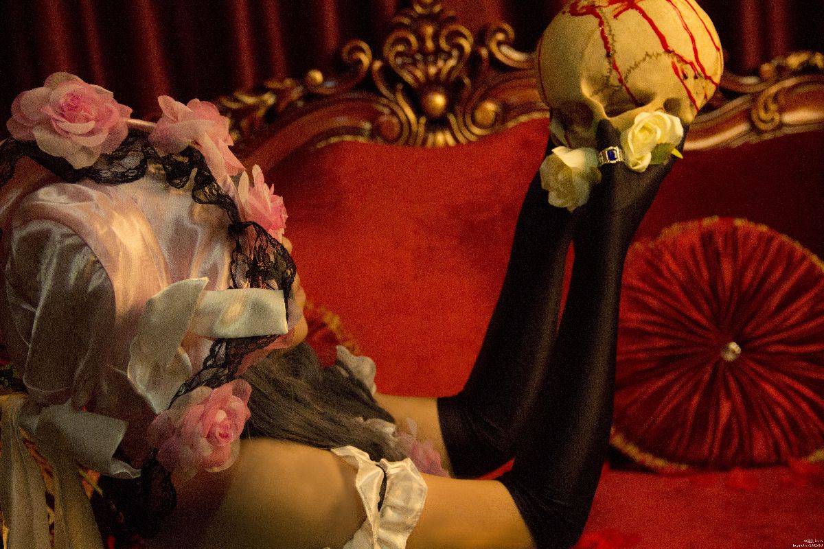 Bộ sưu tập cosplay có cánh đen Deacon