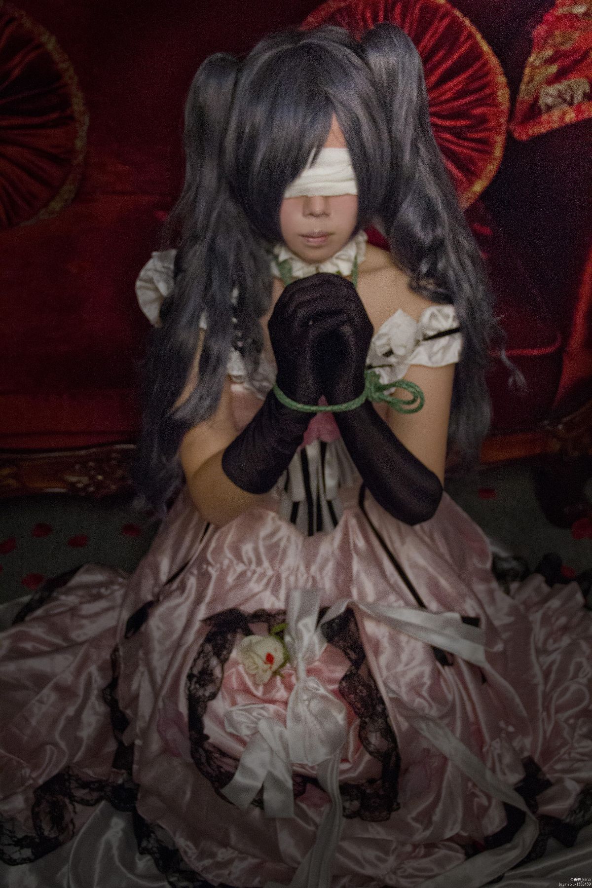 Bộ sưu tập cosplay có cánh đen Deacon