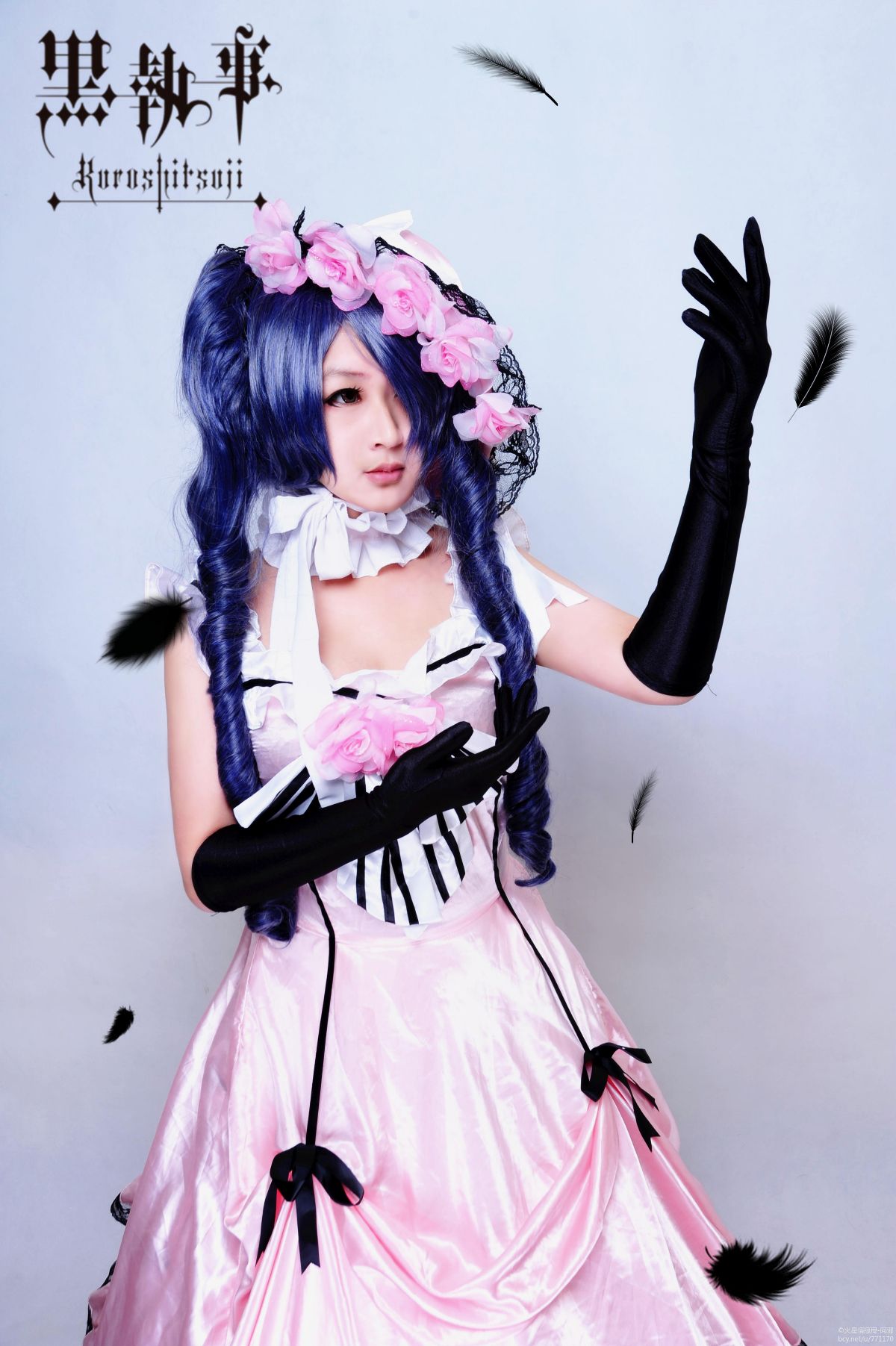 Bộ sưu tập cosplay có cánh đen Deacon