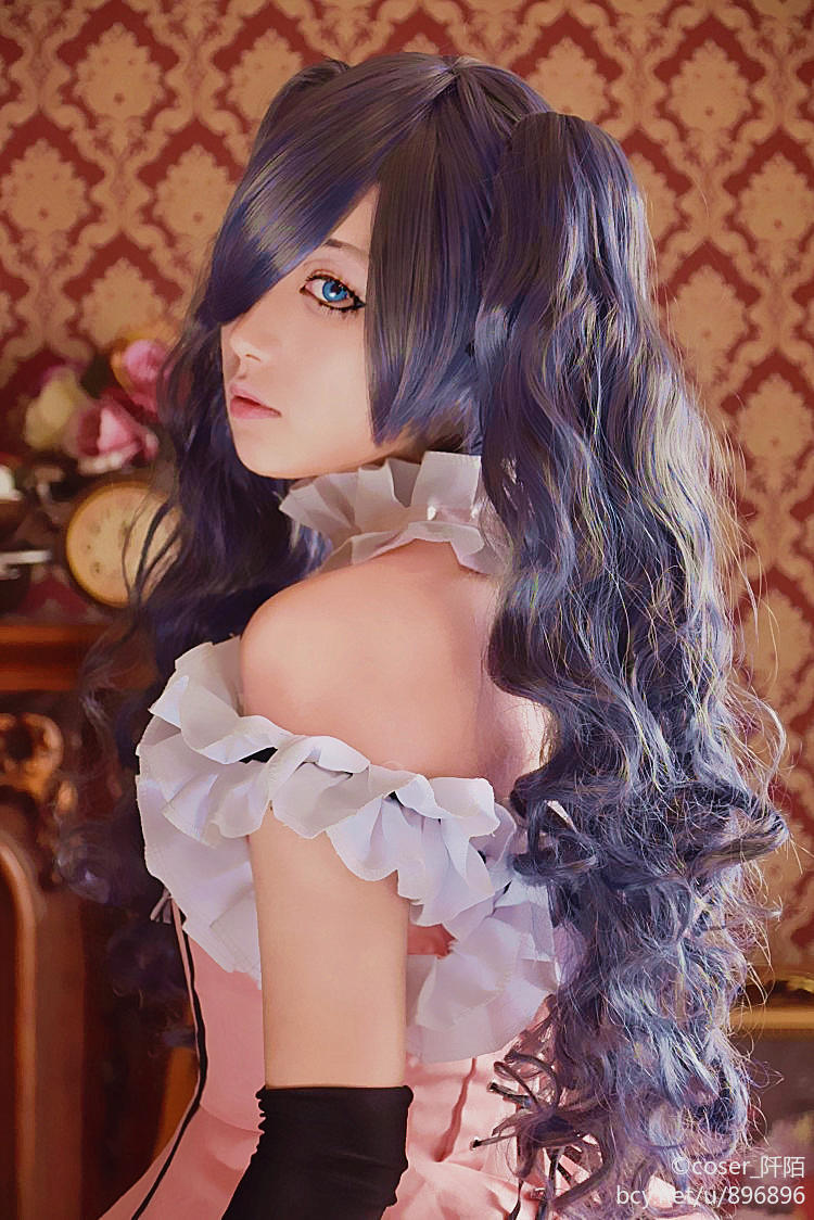 Bộ sưu tập cosplay có cánh đen Deacon