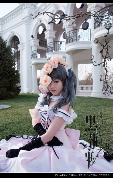 Bộ sưu tập cosplay có cánh đen Deacon