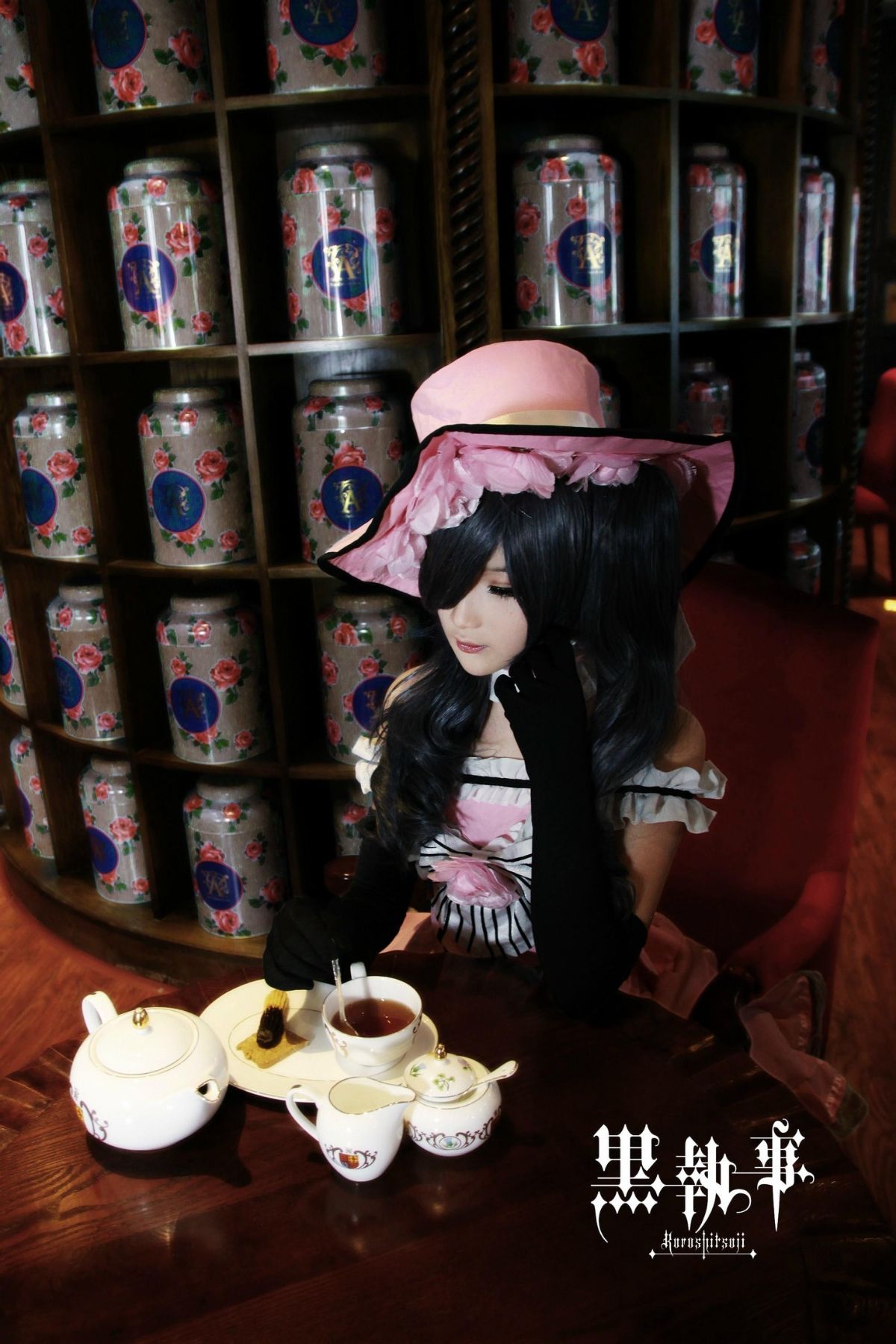 Bộ sưu tập cosplay có cánh đen Deacon