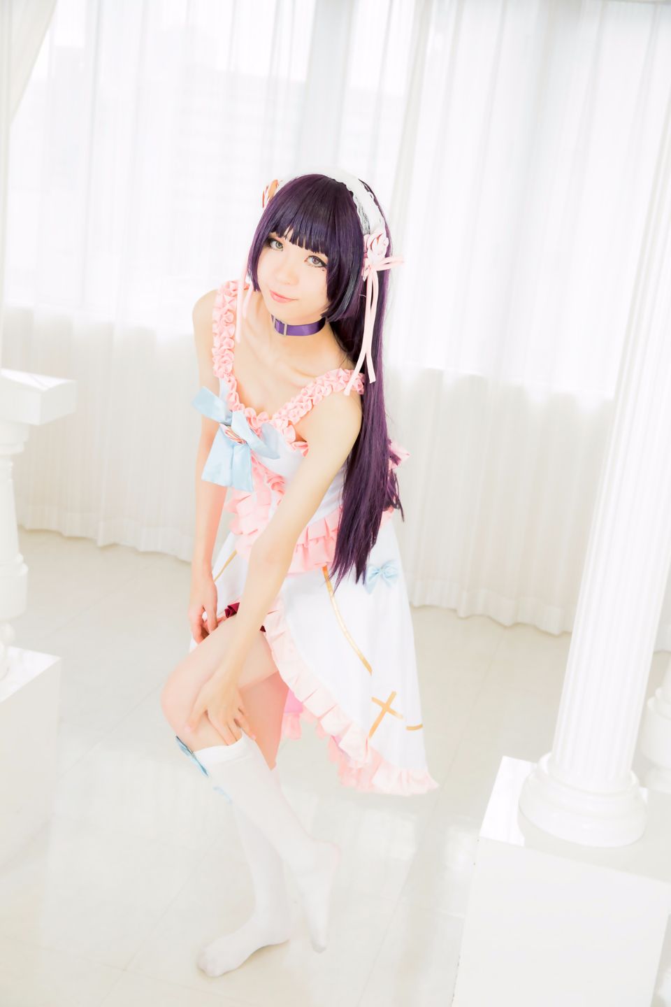 Mèo đen thay quần áo