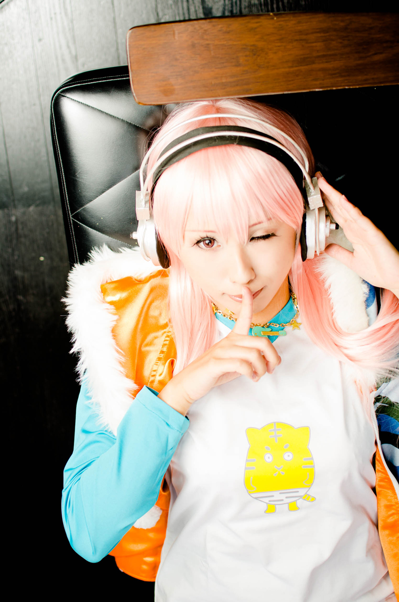 Pinkheadphone