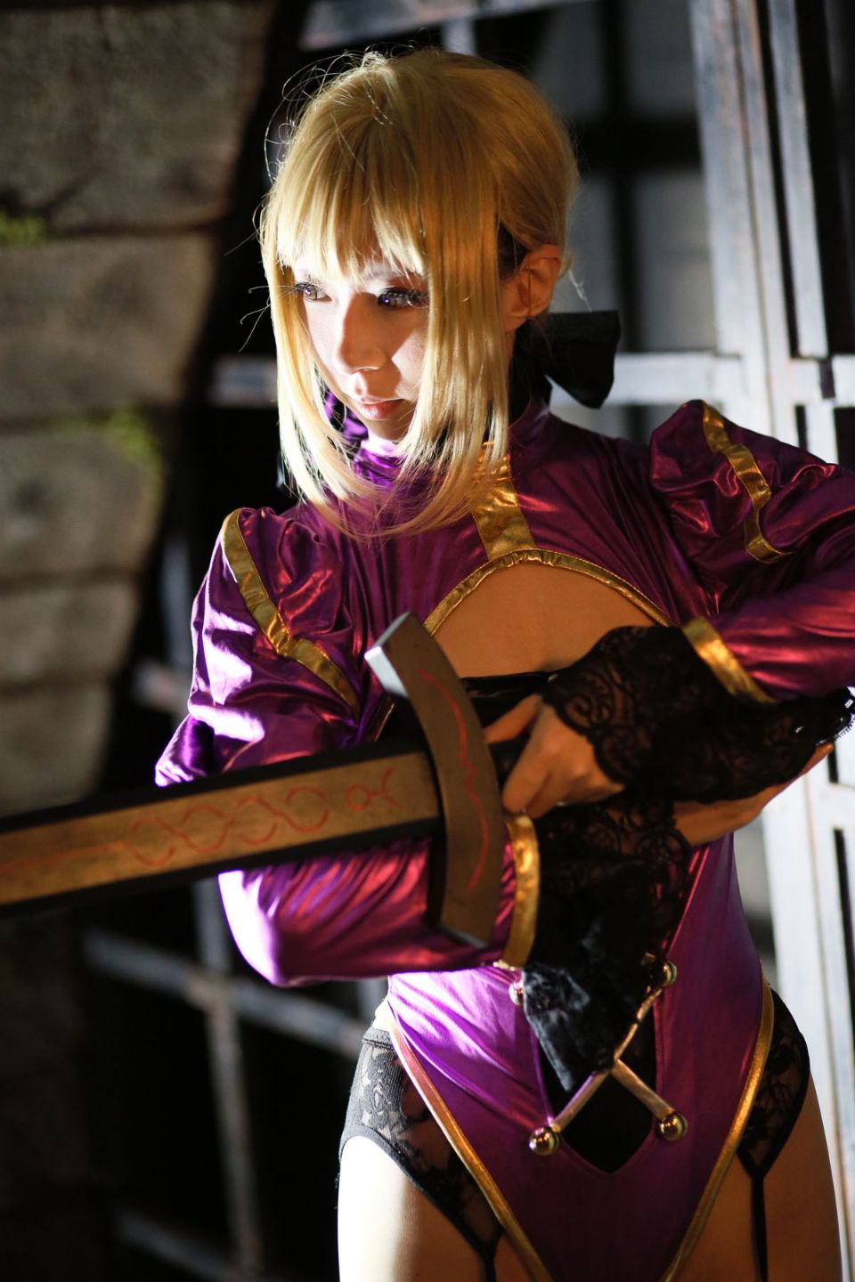 Fate Saber Cosplay Photo Book Saver × Saver