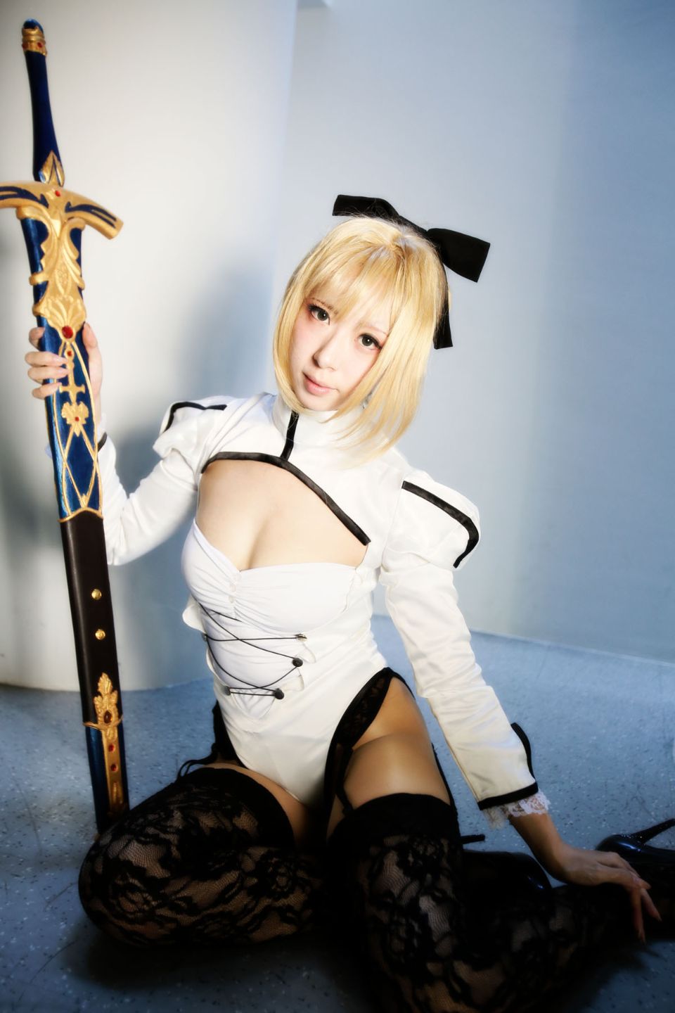Fate Saber Cosplay Photo Book Saver × Saver