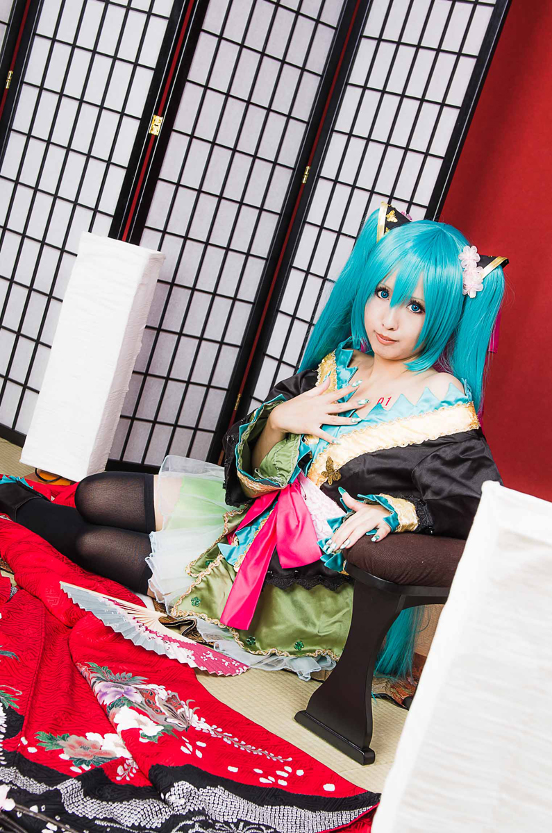 [nụ cười biết ơn] Miku cay đắng