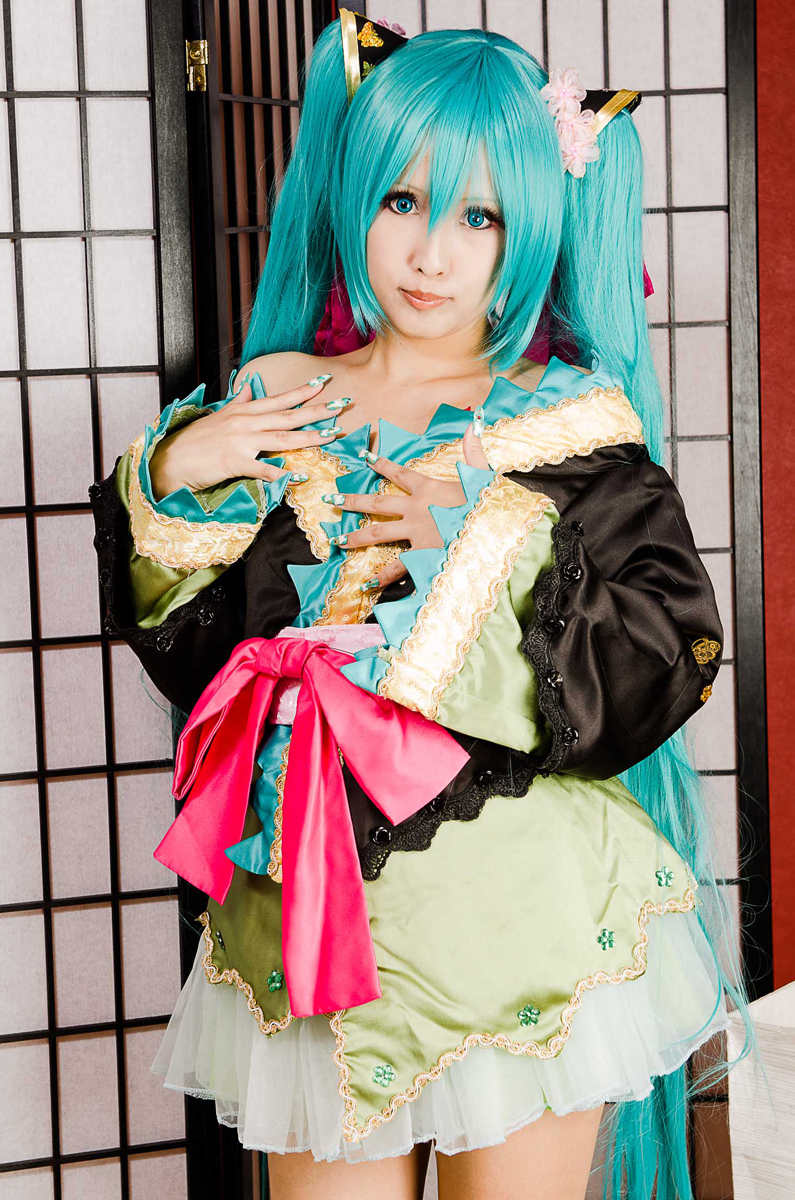 [nụ cười biết ơn] Miku cay đắng