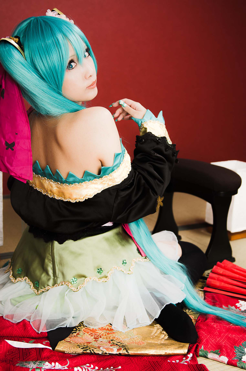 [nụ cười biết ơn] Miku cay đắng