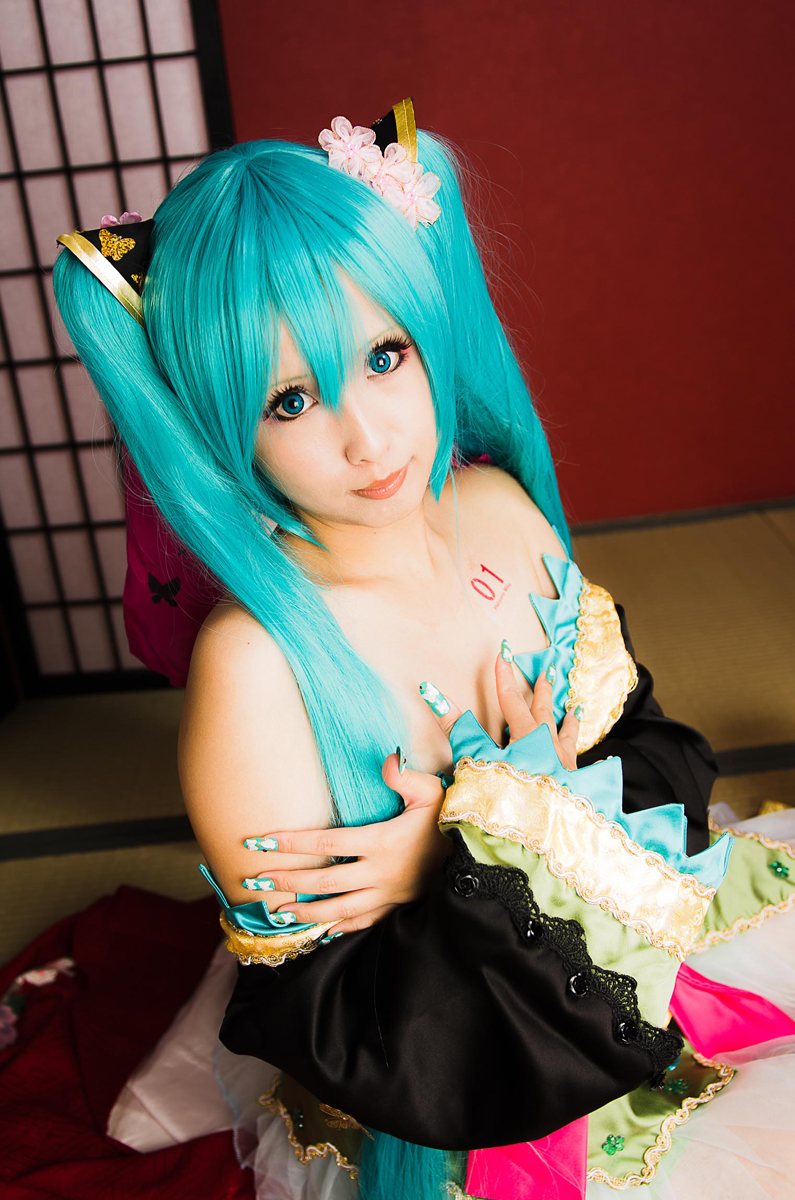 [nụ cười biết ơn] Miku cay đắng