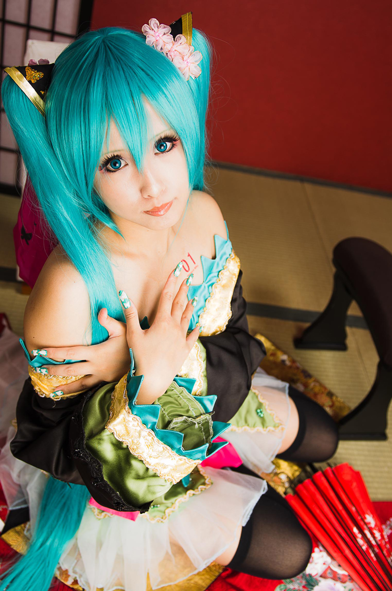 [nụ cười biết ơn] Miku cay đắng