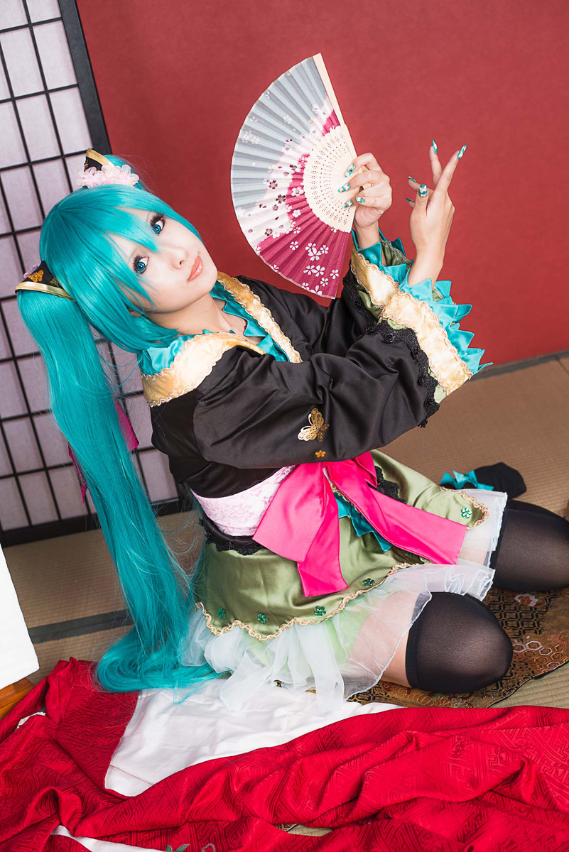 [nụ cười biết ơn] Miku cay đắng