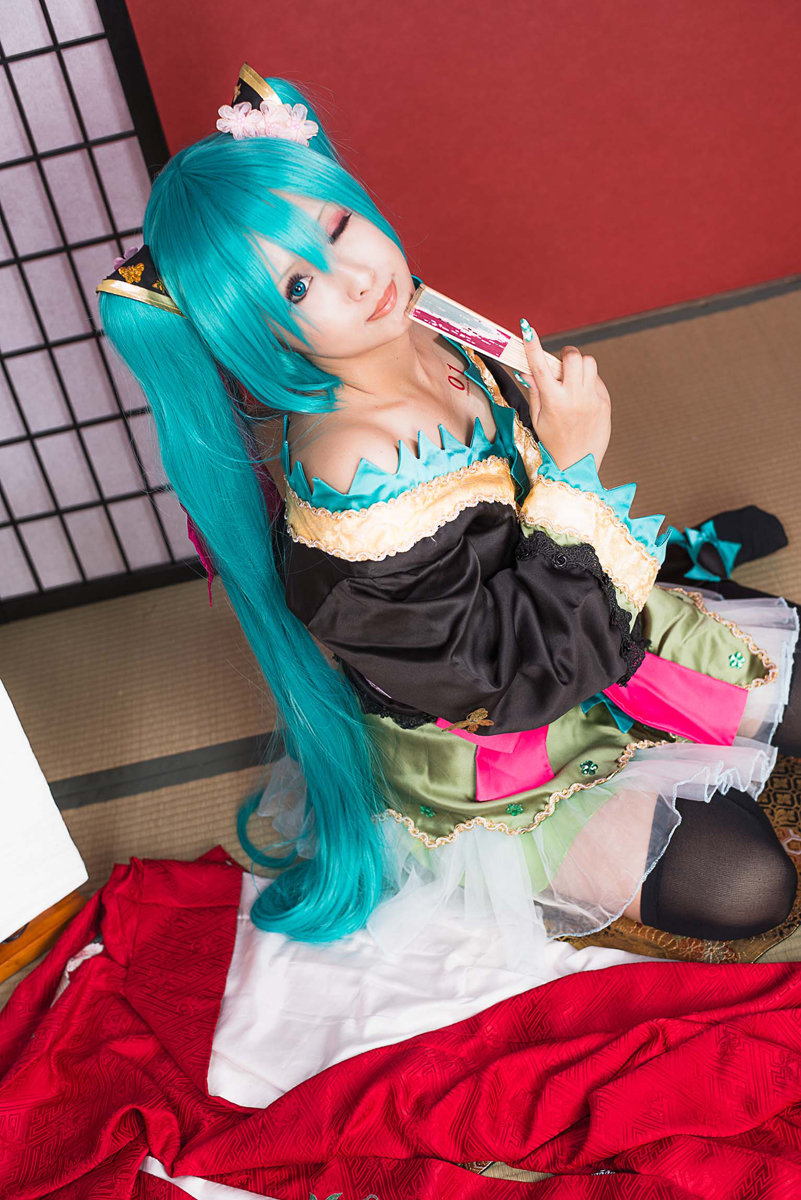 [nụ cười biết ơn] Miku cay đắng