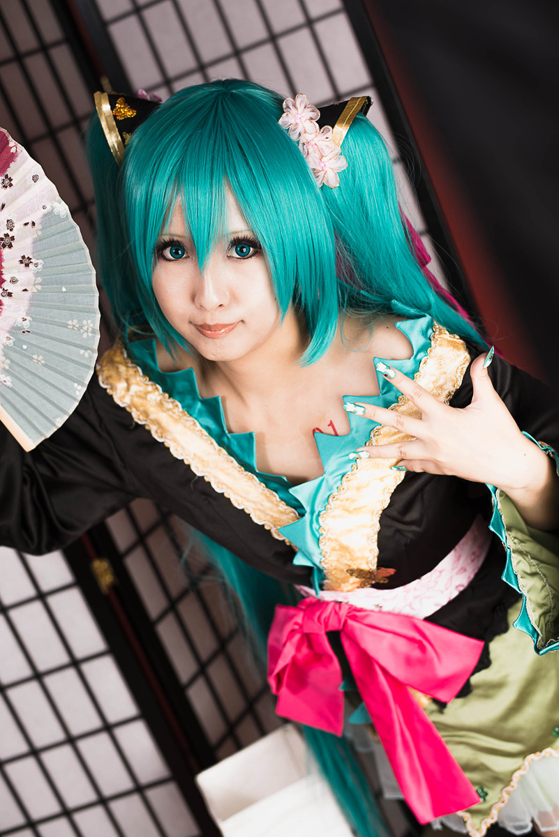 [nụ cười biết ơn] Miku cay đắng