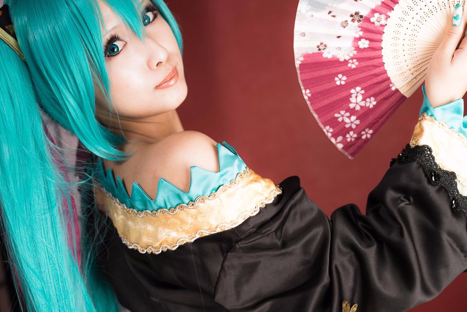 [nụ cười biết ơn] Miku cay đắng