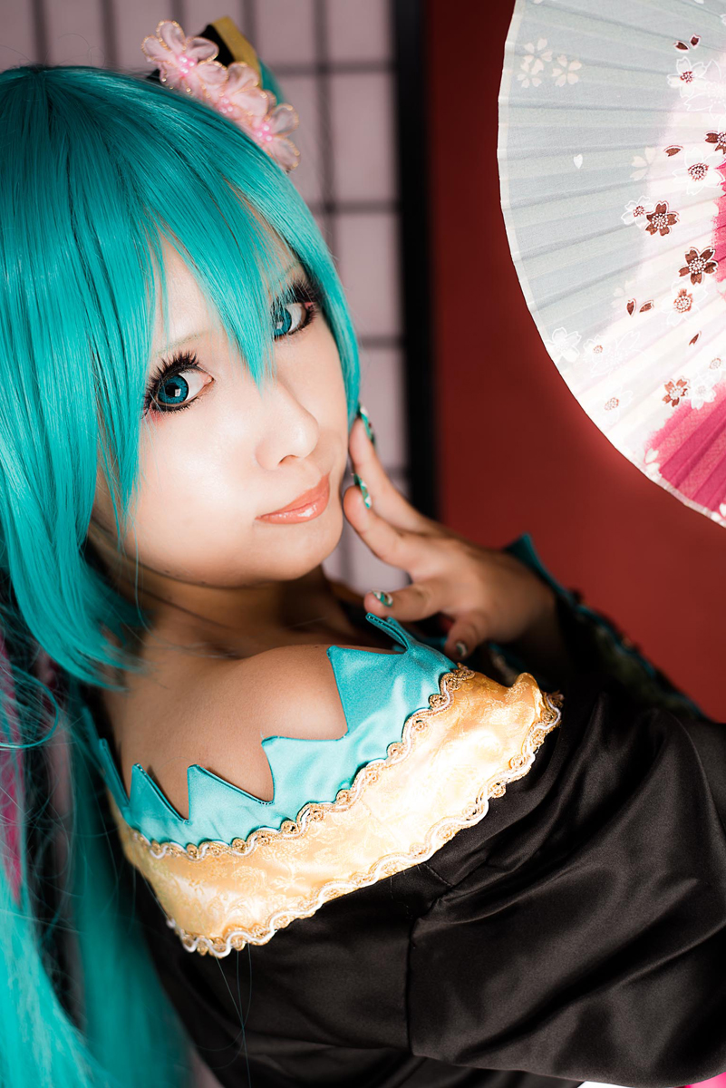 [nụ cười biết ơn] Miku cay đắng