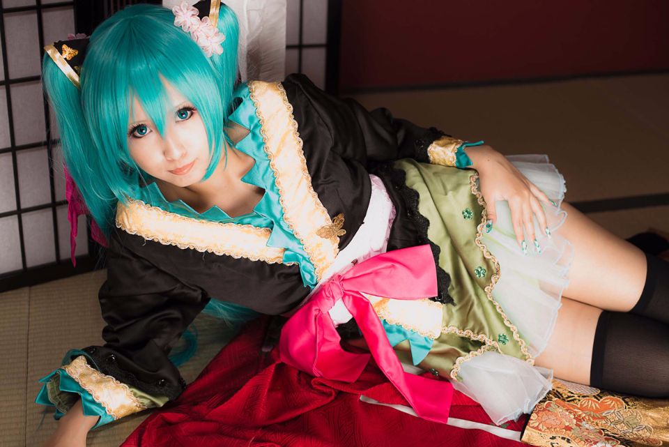 [nụ cười biết ơn] Miku cay đắng